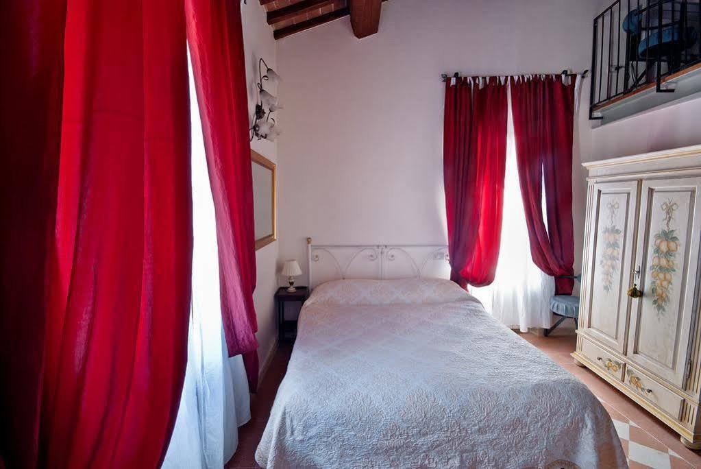 A Casa Mastacchi Bed & Breakfast Siena Bagian luar foto
