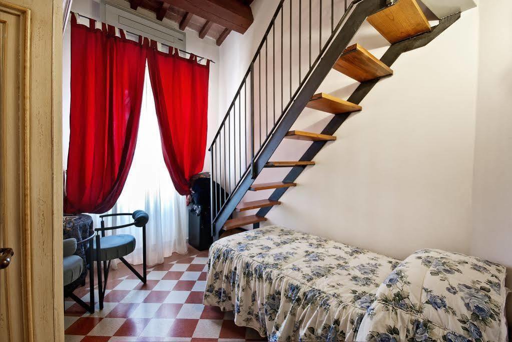 A Casa Mastacchi Bed & Breakfast Siena Bagian luar foto