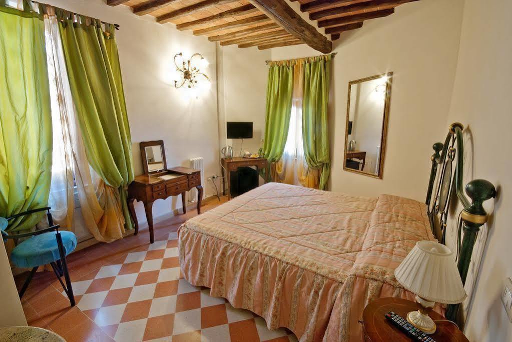 A Casa Mastacchi Bed & Breakfast Siena Bagian luar foto