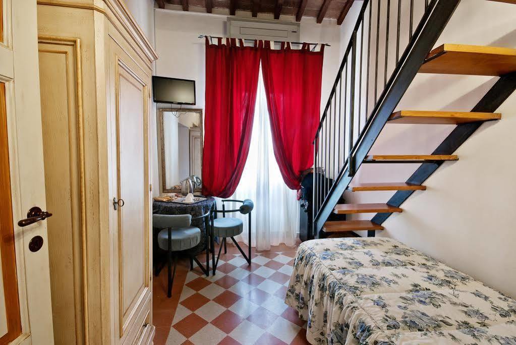 A Casa Mastacchi Bed & Breakfast Siena Bagian luar foto