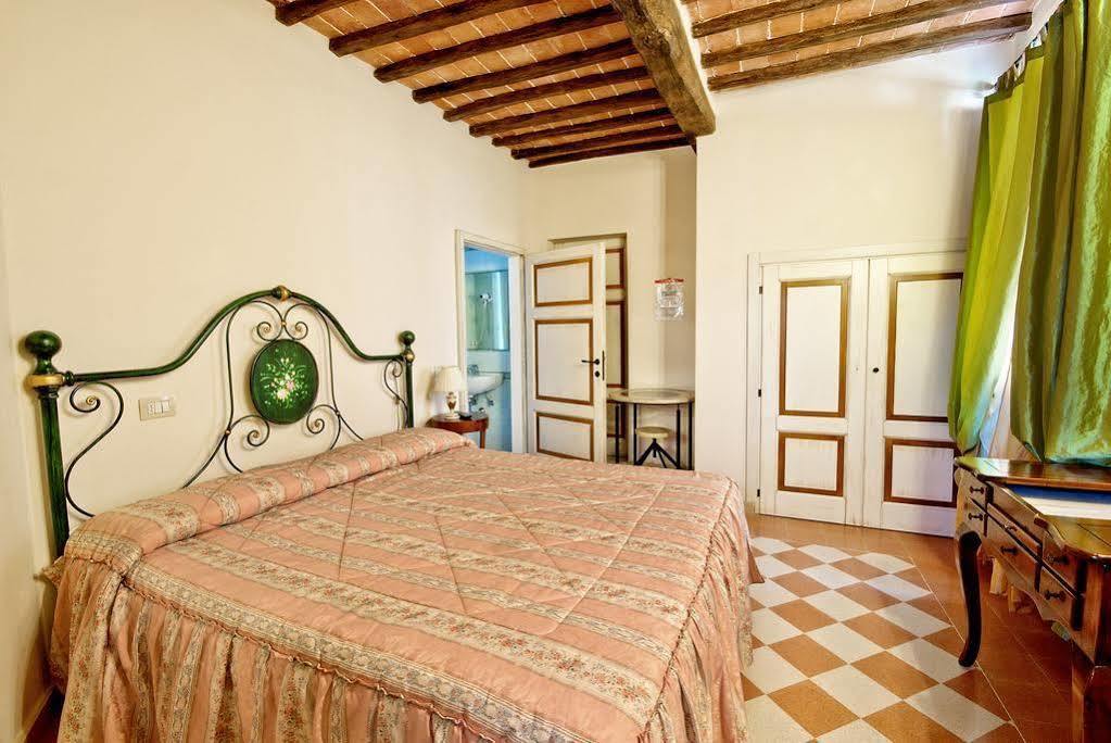 A Casa Mastacchi Bed & Breakfast Siena Bagian luar foto